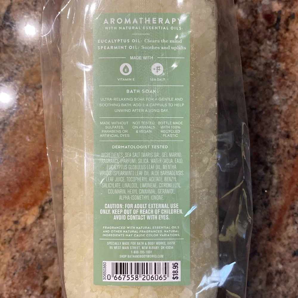 Aromatherapy “Eucalyptus Spearmint” Bath Soak, 17 oz / 481 mL, B&BW, NWT + Wrap